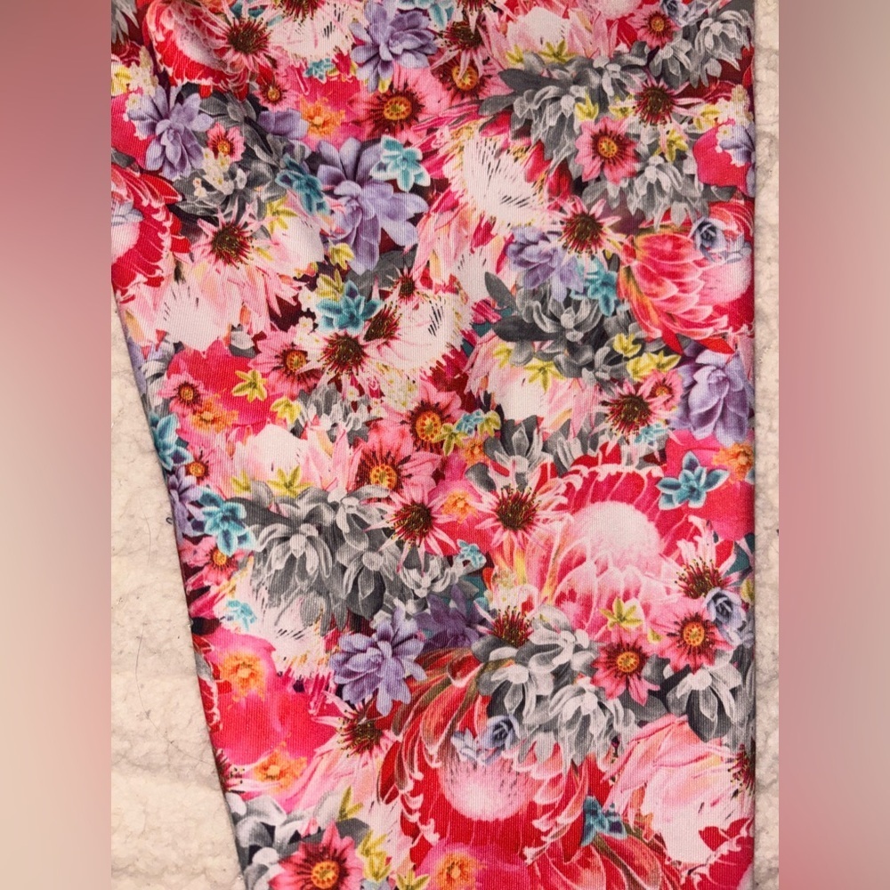 Lululemon Pink Flowerbunga Wunder Under Crop High Waisted Leggings Floral Size 2 - Picture 2 of 4